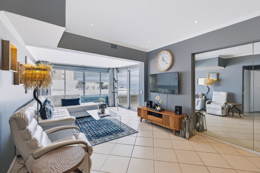 2 Bedroom Property for Sale in Sea Point Western Cape
